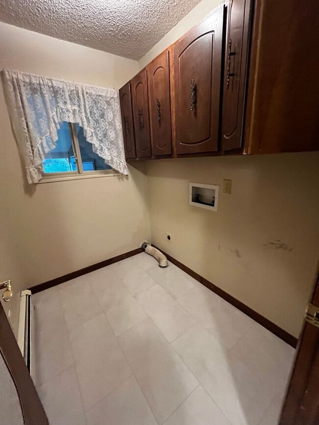 Building Photo - Gorgous Home For Rent In Brush!