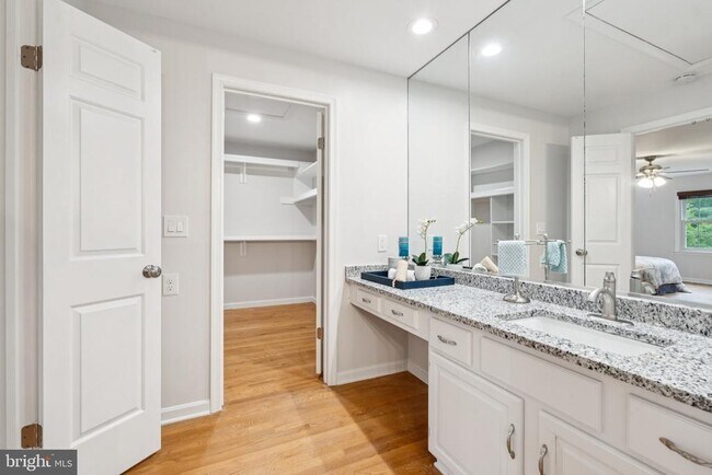 Building Photo - 13204 Lantern Hollow Dr