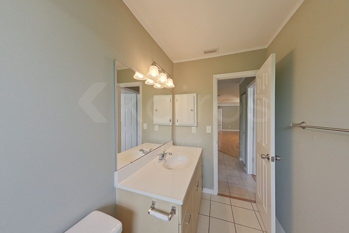 Building Photo - 308 Wildwood Dr