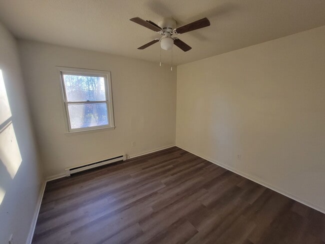 Building Photo - 2 Bedroom House