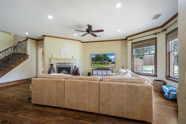 Building Photo - 6520 Twin Oaks Dr