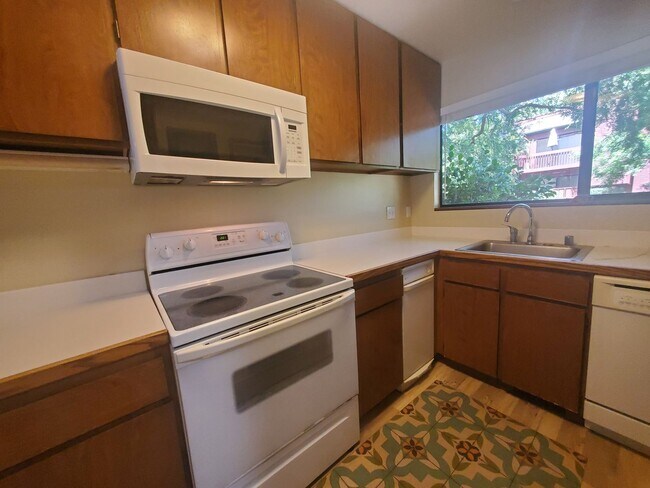 Building Photo - 1717 Novato Blvd