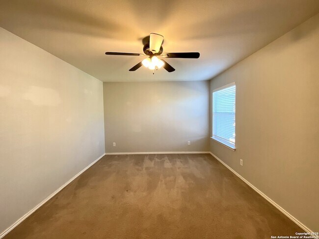 Building Photo - 215 Coopers Hawk