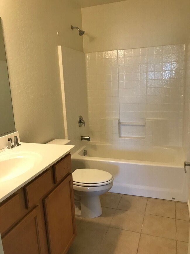 Building Photo - 1 month free rent if rented before Christmas! Spacious 3br Home in Cortessa $1,899.00