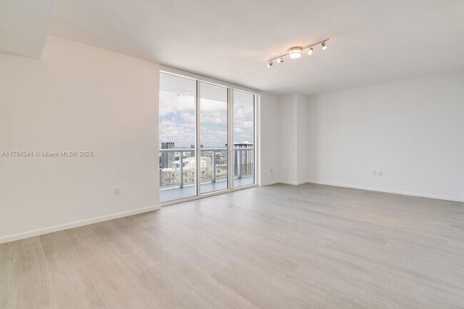 Building Photo - 50 Biscayne Blvd