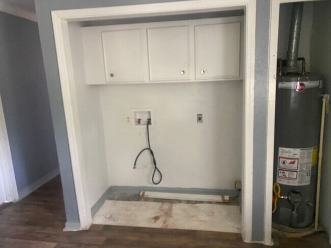 Building Photo - 7034 Brandtway St