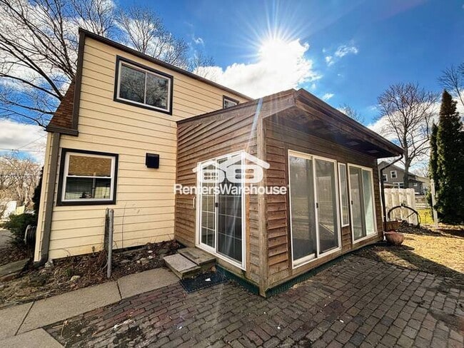 Building Photo - Beautiful 4 Bedroom House for Rent