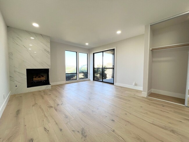 Building Photo - Beautifully Remodeled Condo with OCEAN VIE...