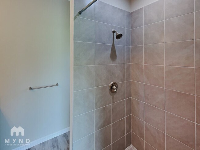 Building Photo - 4395 Langtree Ave