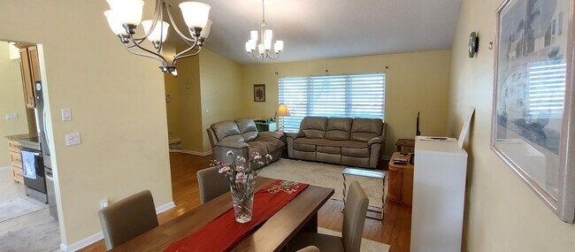 Building Photo - 1132 SE Oriental Ave