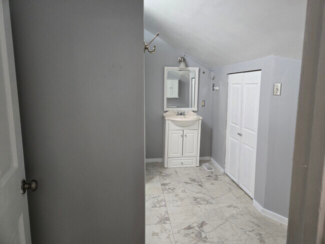 bathroom - 295 Shiloh Rd