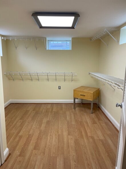 Walk-In Closet 11x9 - 71 North Road