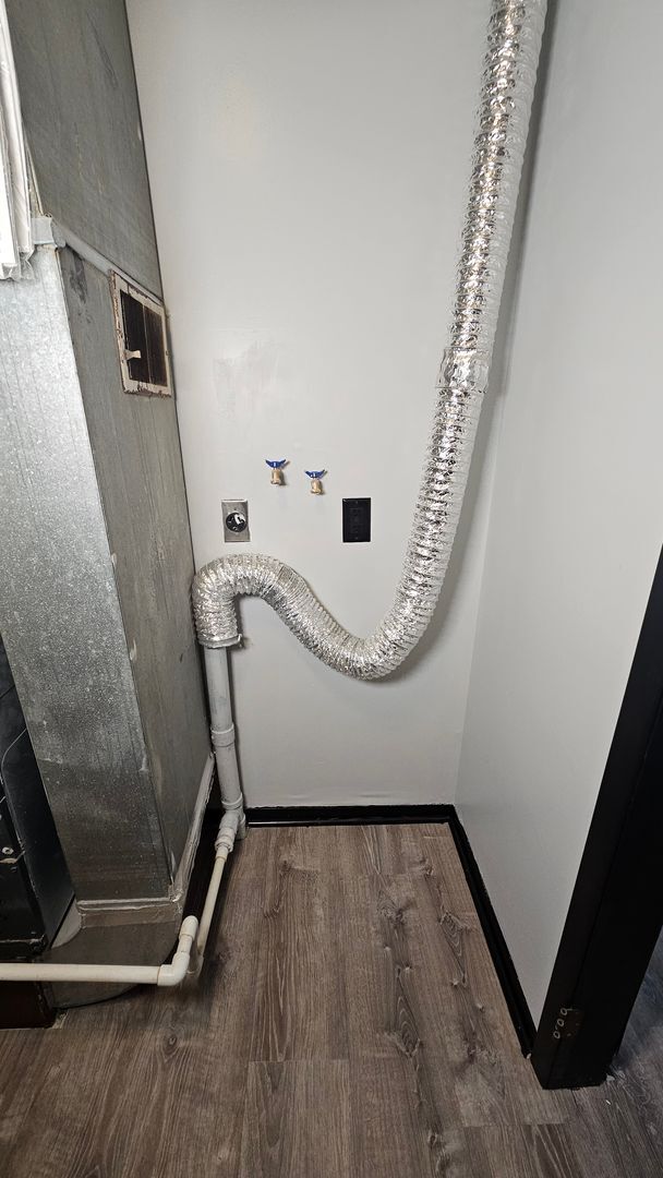 Building Photo - 63-69-69 Chambers Rd