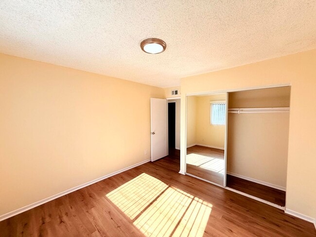 Building Photo - Beautiful Renovated Spacious 4 Bed - 2 Bath Home in West Hills