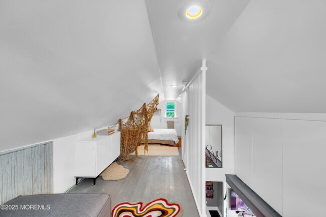 Building Photo - 638 Parkside Ave