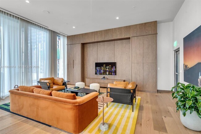 Building Photo - 11 NE 6th St