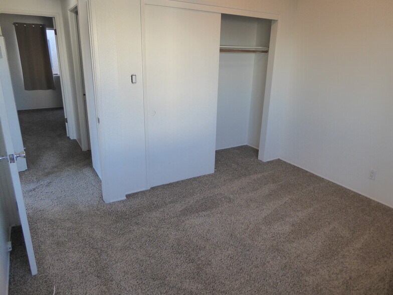 Front bedroom - 218 Melrose Dr