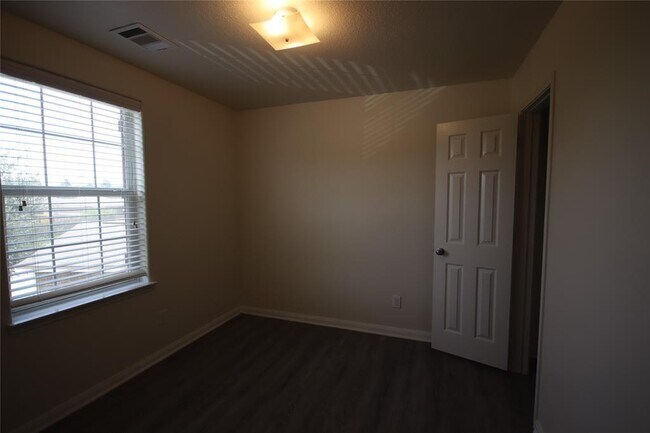 Building Photo - 28994 San Bernard River Loop