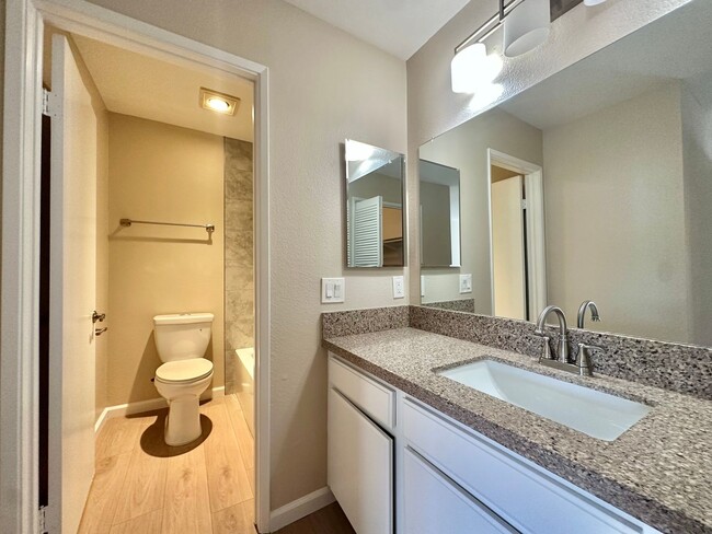 Building Photo - Newly Remodeled 2 Bedroom 2 Bath Near UTC ...