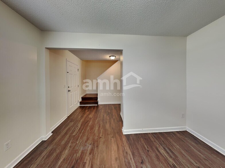 Building Photo - 4104 Hunters Trail Dr