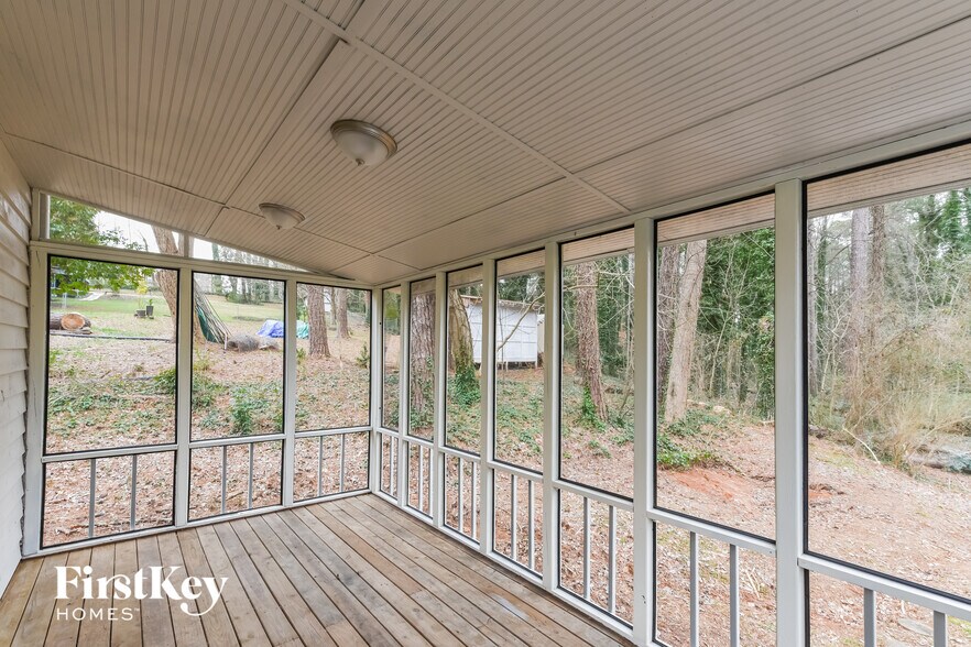 Building Photo - 2763 Marcia Dr SW