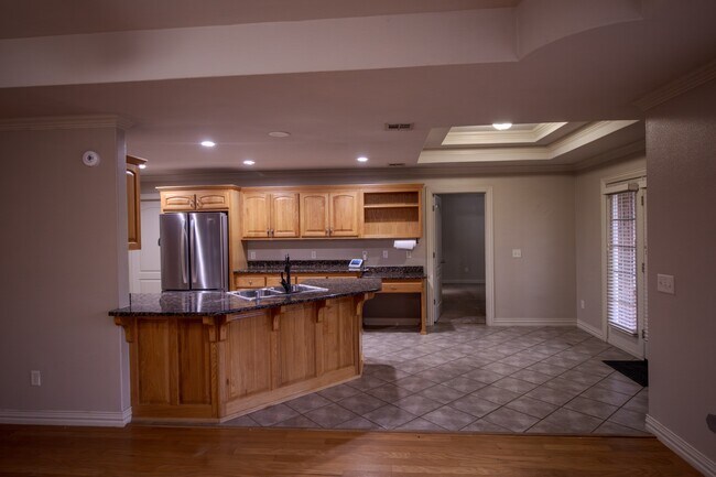 Building Photo - 202 Dawn Dr