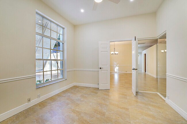 Building Photo - 19009 SE Old Trail Dr W