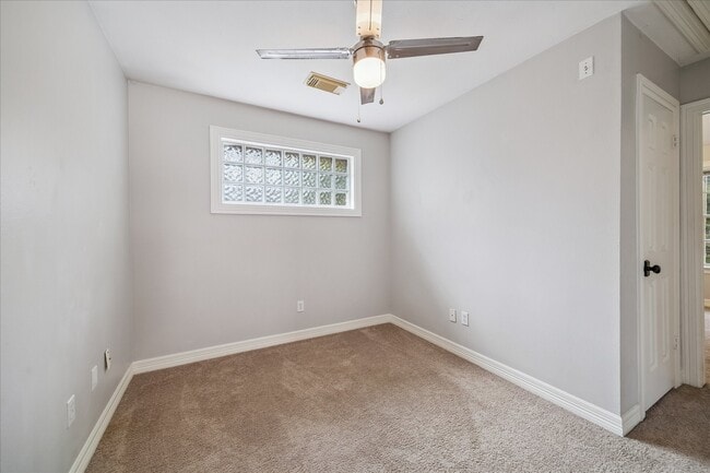 Building Photo - 3115 Cedar Knolls Dr