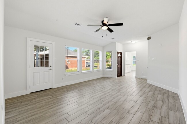 Building Photo - 26218 Cypresswood Dr