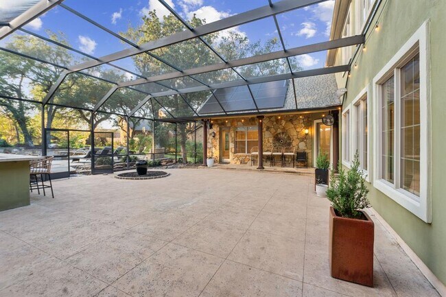 Building Photo - 7228 Oak Shores Dr