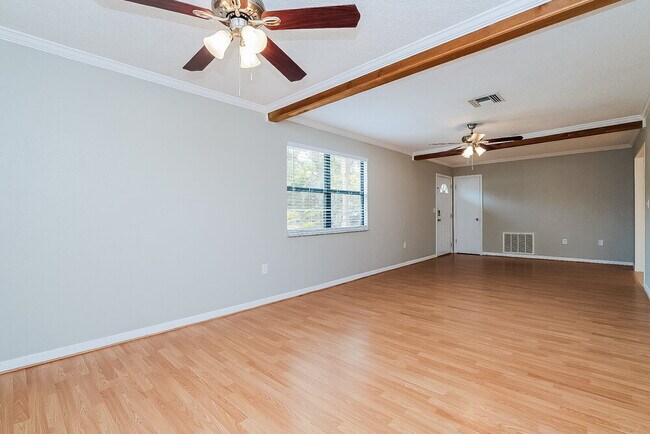 Building Photo - 10131 Hayward Rd