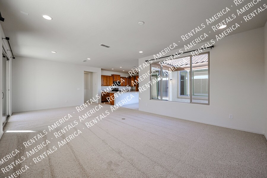 Building Photo - 18675 N 268th Ave