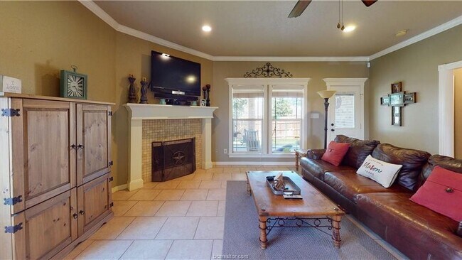 Building Photo - 131 Roucourt Loop