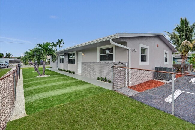 Building Photo - 5900 NW 19th St