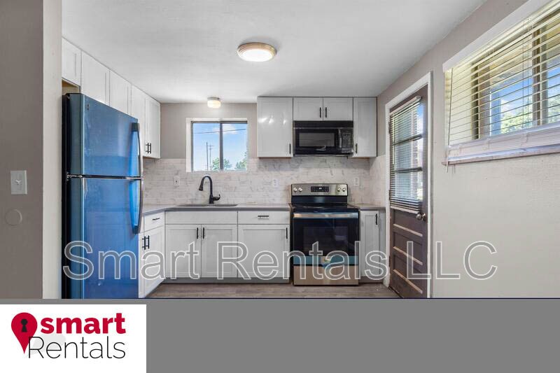 Building Photo - 479 S Holmes Ave