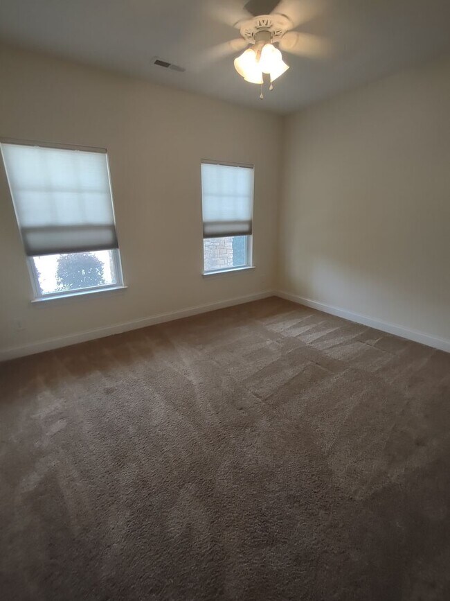 Building Photo - Beautiful, Corner Lot,  Ranch Style home l...