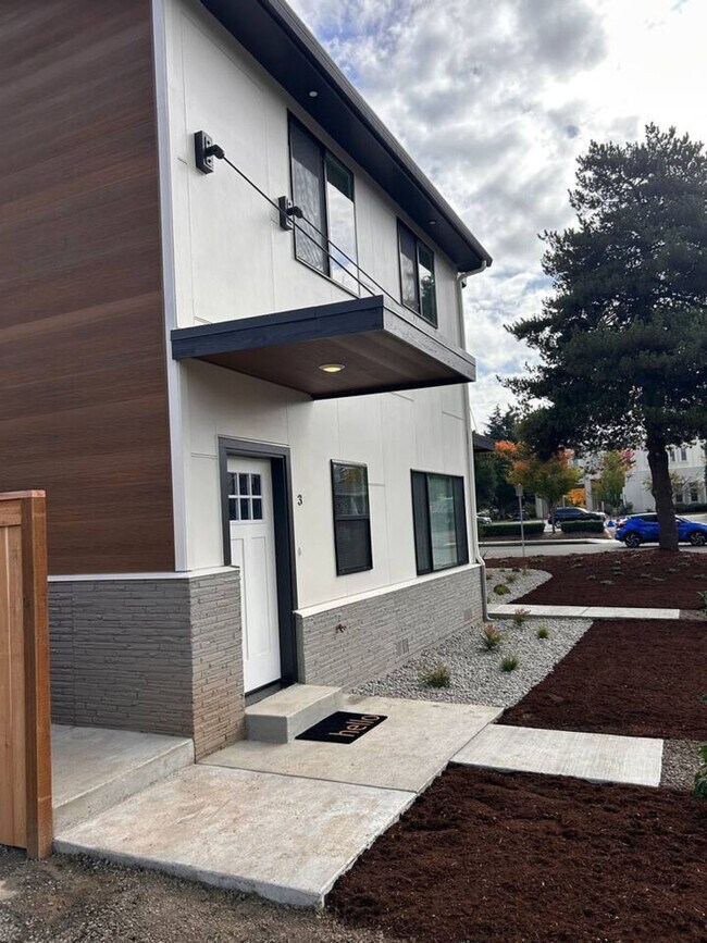 Building Photo - 3505 NE Creston Ave