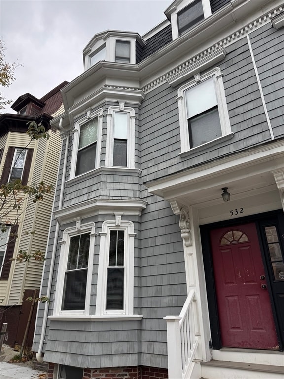 Building Photo - 532 E 5th St