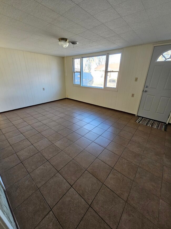 Building Photo - 2407 W 7th St