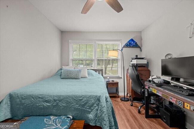 Building Photo - 541 N White St