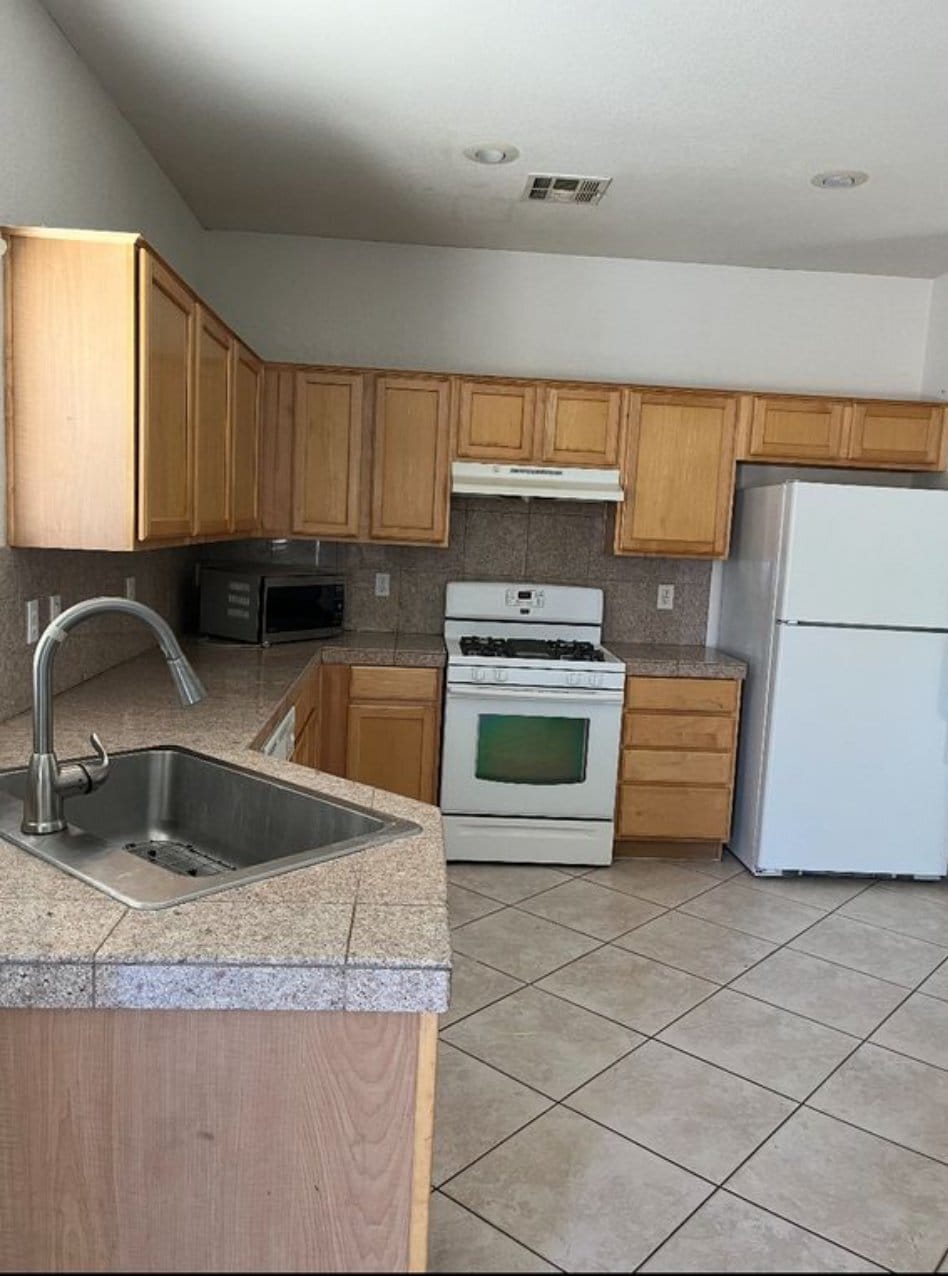 Building Photo - 3553 St Nazaire Ave