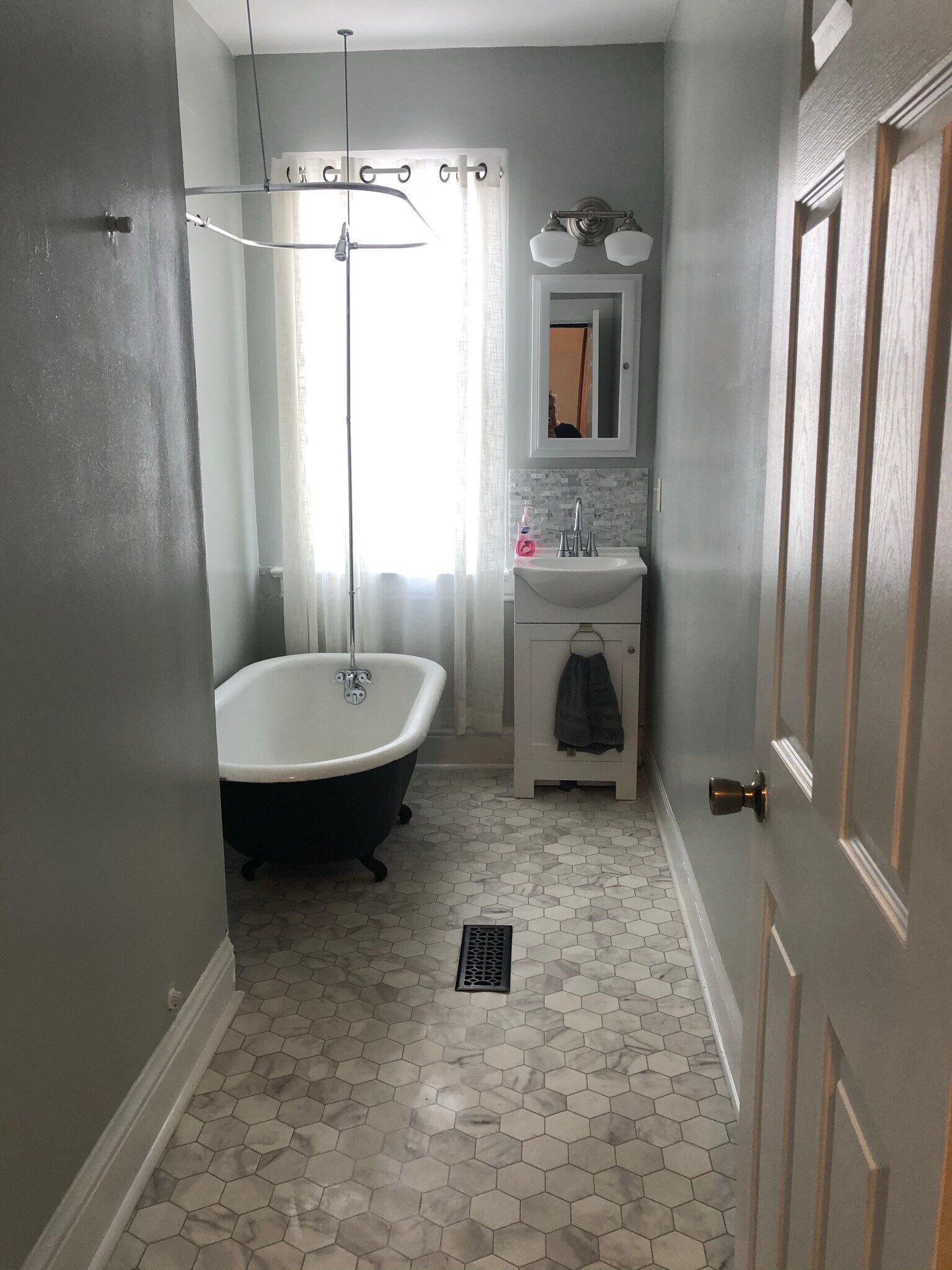 full bath - 230 S 7th St