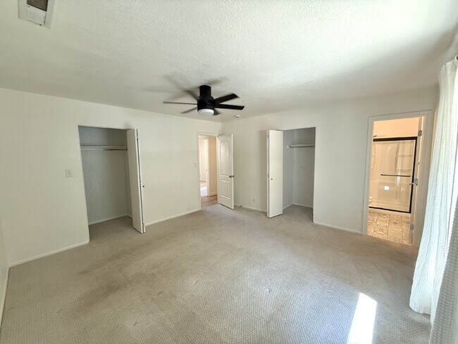 Building Photo - 1149 E Elder Cir