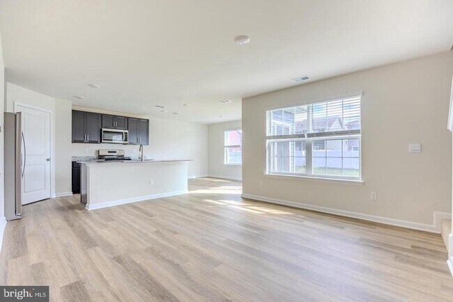 Building Photo - 110 Charing Cross Dr