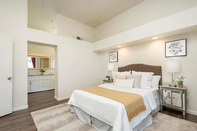 Building Photo - 565 Shoal Cir