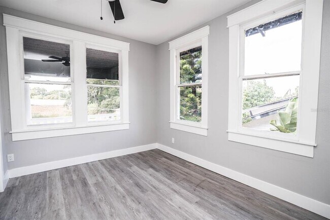 Building Photo - 2817 N Taliaferro Ave