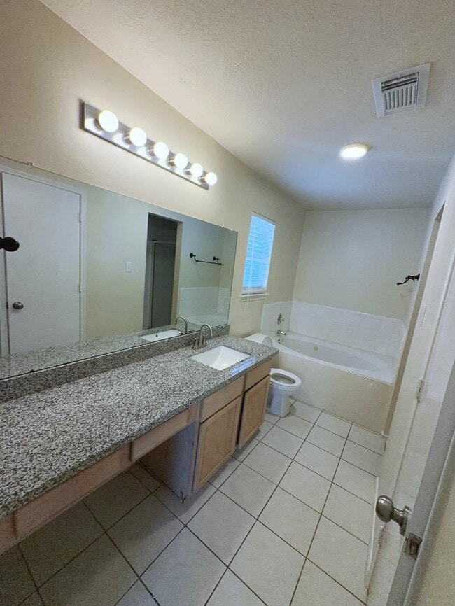 Building Photo - 6626 Sharpstown Green Cir