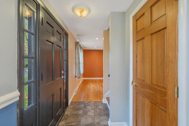 Building Photo - 20 Apricot Ln