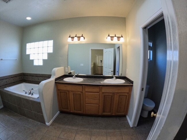 Building Photo - 2210 Dakota Dr