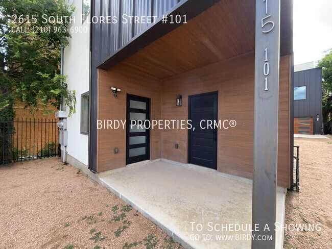 Building Photo - 2615 S Flores St